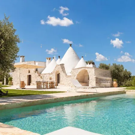 Trullo Nido Con Piscina In Comune