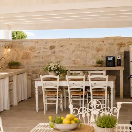 게스트하우스 Trullo Nido Con Piscina In Comune Latiano