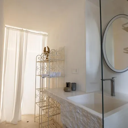 Trullo Nido Con Piscina In Comune