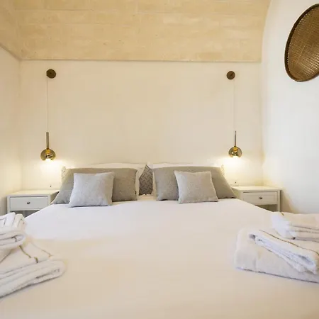 Trullo Nido Con Piscina In Comune 게스트하우스