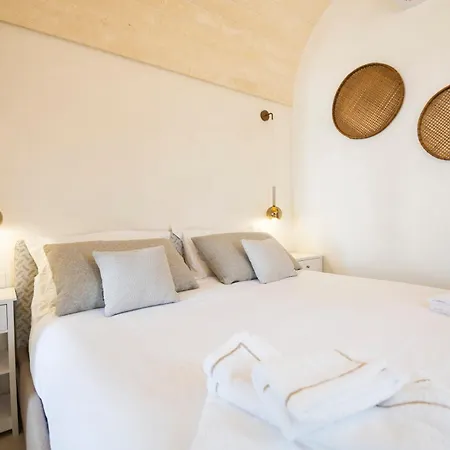 Trullo Nido Con Piscina In Comune Pensión 4*