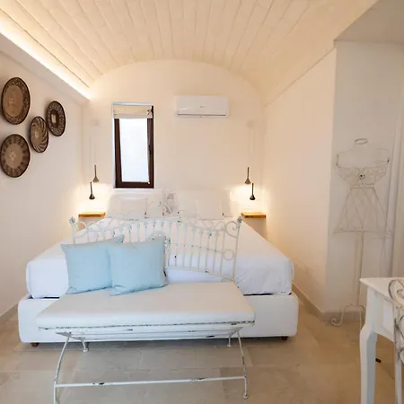 게스트하우스 Trullo Nido Con Piscina In Comune